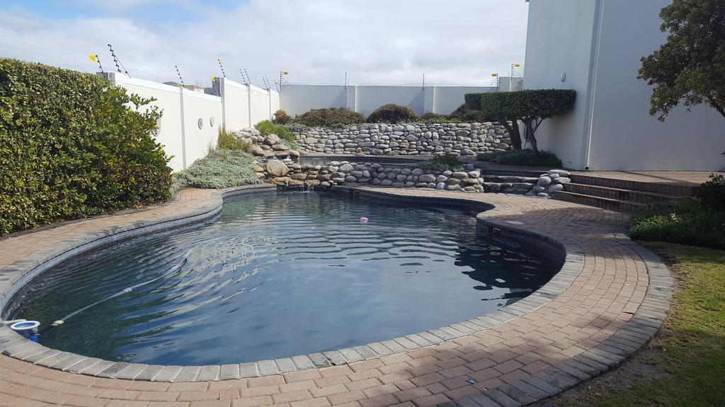 Whale View Self Catering Apartment Hermanus Eksteriør bilde